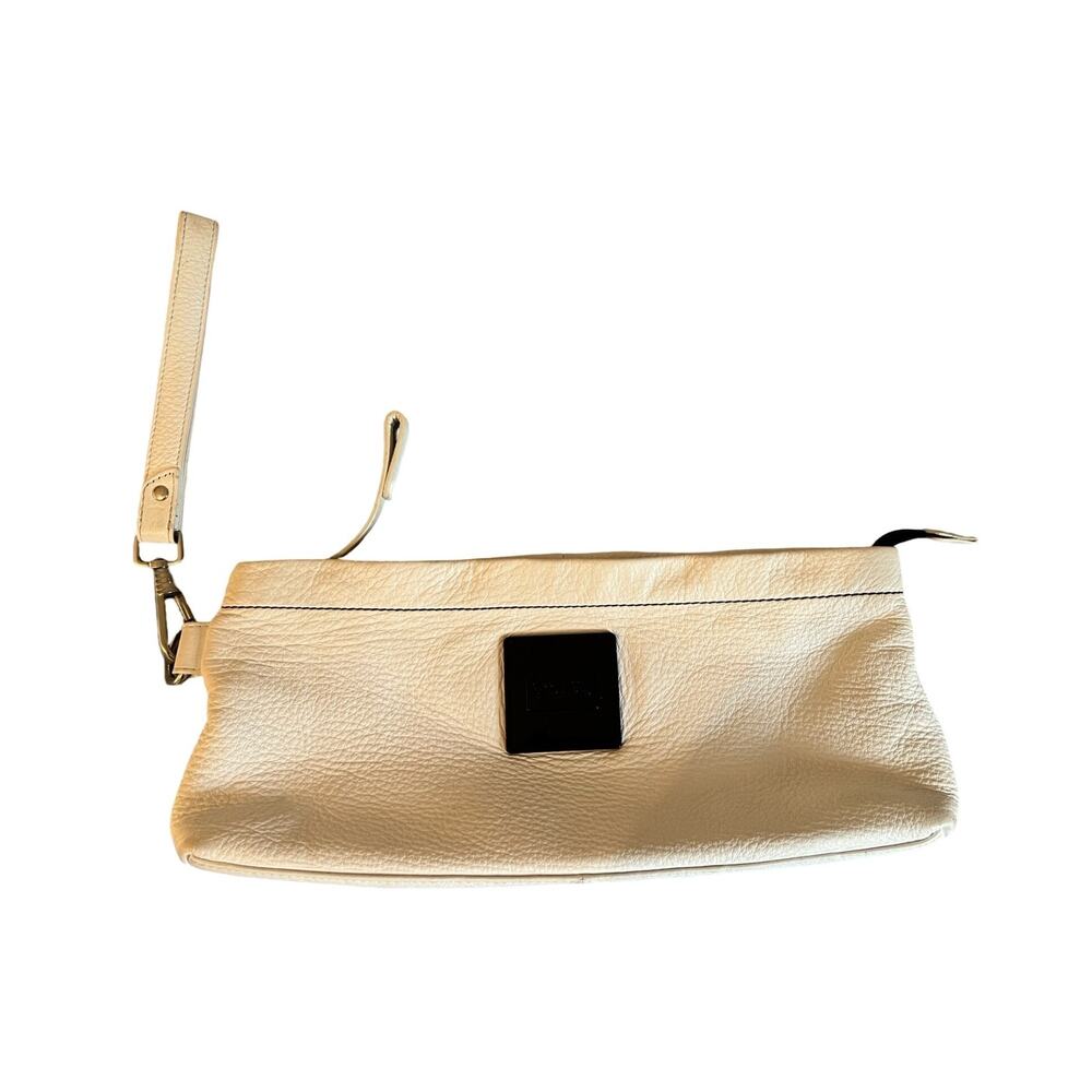 Kenneth Cole Purse White Leather Clutch Wristlet Inner Pockets Silver Zip Close